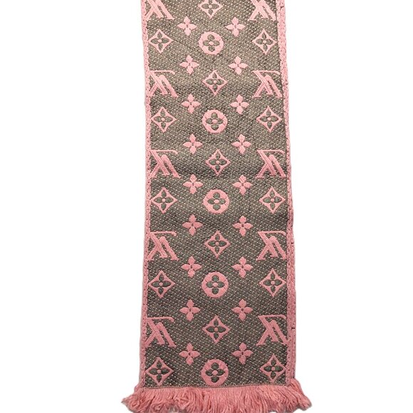 Louis Vuitton LV Pink Silver Shine Monogram Logomania Scarf Pre-Owned - Picture 7 of 13